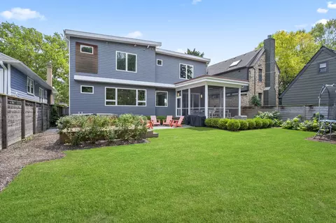 Exterior - 2144 Mcdaniel Ave, Evanston, IL 60201 photo 6 of 6