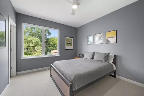 Bedroom - 2144 Mcdaniel Ave, Evanston, IL 60201 photo 3 of 5
