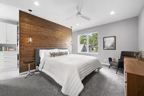 Bedroom - 2144 Mcdaniel Ave, Evanston, IL 60201 photo 1 of 5