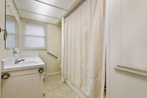 Bath - 2207 Eldorado Dr, Crest Hill, IL 60403 photo 1 of 2