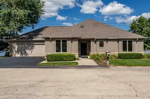 5309 Browns Beach Rd, Rockford, IL 61103