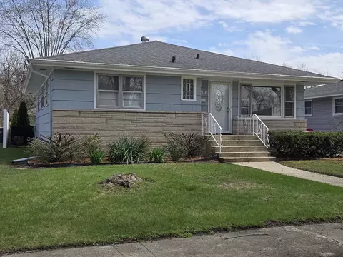 18433 Arcadia St, Lansing, IL 60438