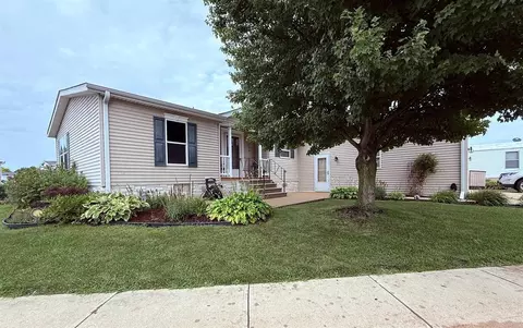 278 Fox Ln, Belvidere, IL 61008