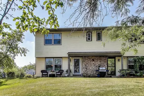 1005 Summit Dr #D, Schaumburg, IL 60193