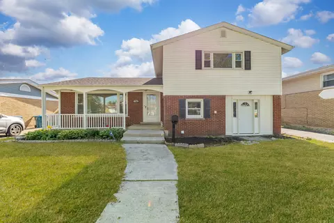 135 N Floyd Ln, Chicago Heights, IL 60411