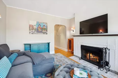 Living - Undisclosed, Evanston, IL 60202 photo 3 of 5