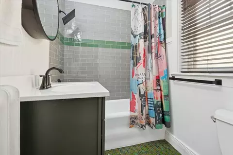 Bath - Undisclosed, Evanston, IL 60202 photo 1 of 1