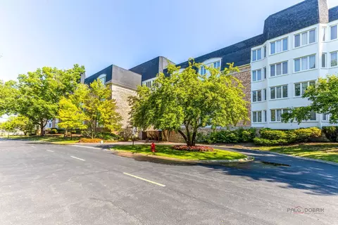 200 Lake Blvd #457, Buffalo Grove, IL 60089
