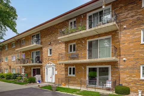 9420 Greenbriar Dr #3H, Hickory Hills, IL 60457