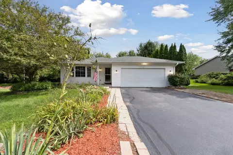 161 Columbia St NW, Poplar Grove, IL 61065