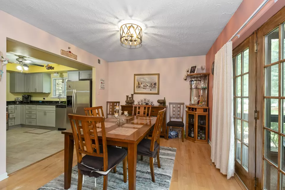 Dining - 9198 South Rd #A, Palos Hills, IL 60465 photo 1 of 2