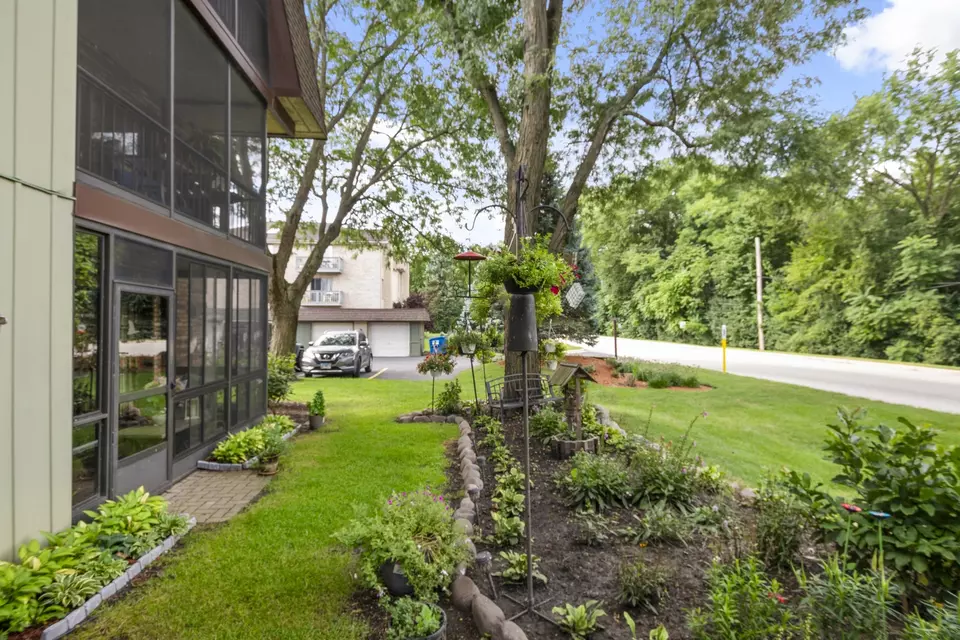 Exterior - 9198 South Rd #A, Palos Hills, IL 60465 photo 3 of 7
