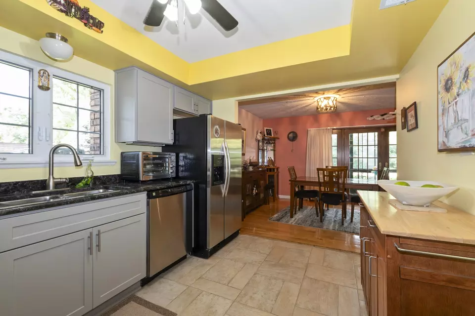 Kitchen - 9198 South Rd #A, Palos Hills, IL 60465 photo 3 of 3
