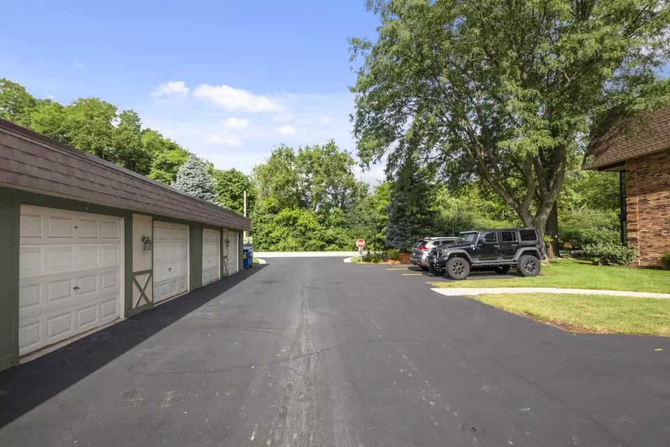 Exterior - 9198 South Rd #A, Palos Hills, IL 60465 photo 6 of 7