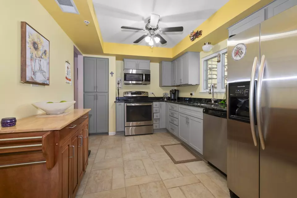 Kitchen - 9198 South Rd #A, Palos Hills, IL 60465 photo 1 of 3