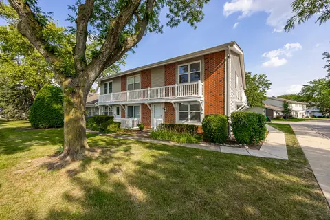 209 Amherst Ct #C, Bloomingdale, IL 60108