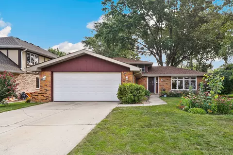 10153 S 87th Ave, Palos Hills, IL 60465