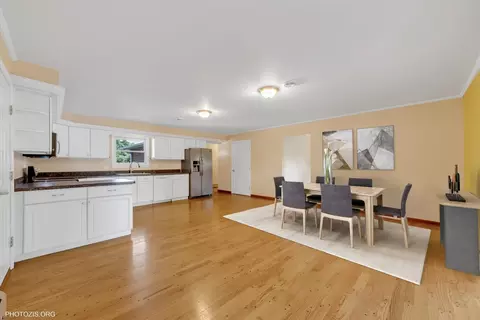 963 Garden Ln, Wheeling, IL 60090 photo 9