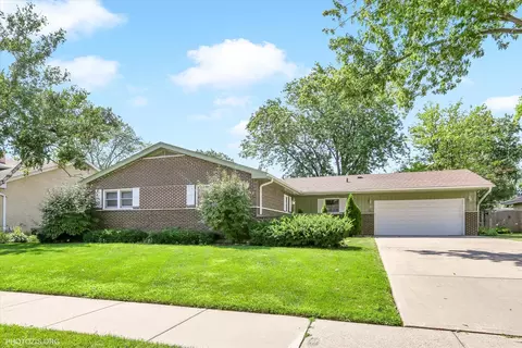 963 Garden Ln, Wheeling, IL 60090