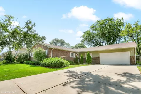 963 Garden Ln, Wheeling, IL 60090 photo 3