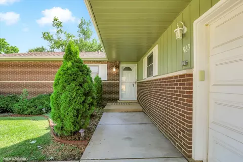 963 Garden Ln, Wheeling, IL 60090 photo 4