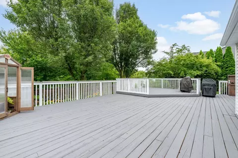 Exterior - 2032 Swan Ln, Elgin, IL 60123 photo 3 of 7
