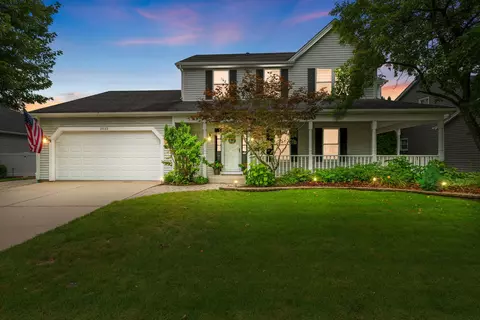 2032 Swan Ln, Elgin, IL 60123