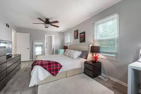 Bedroom - 2032 Swan Ln, Elgin, IL 60123 photo 2 of 4