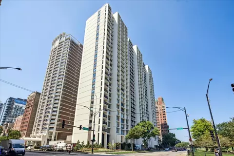 3200 N Lake Shore Dr #2106, Chicago, IL 60657
