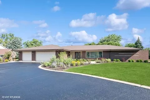 7600 Mcintosh Dr, Orland Park, IL 60462