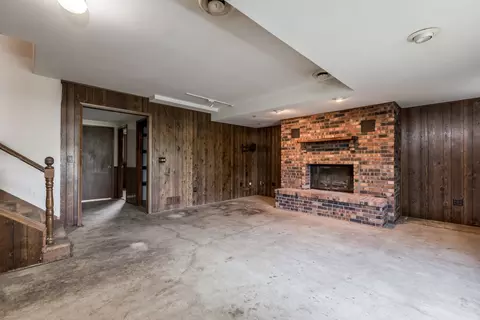 Living - 15157 S Thomas Ct, Plainfield, IL 60544 photo 4 of 4