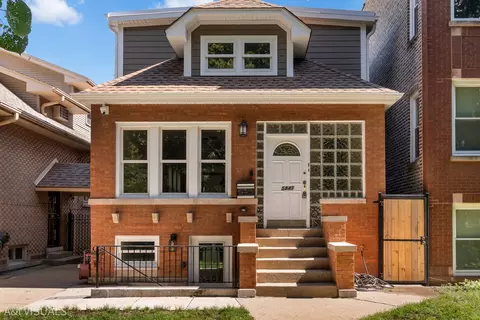 5841 N Medina Ave, Chicago, IL 60646