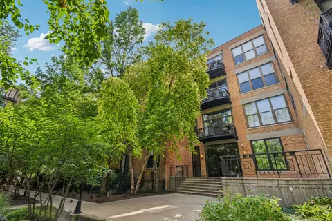 1330 W Monroe St #210, Chicago, IL 60607