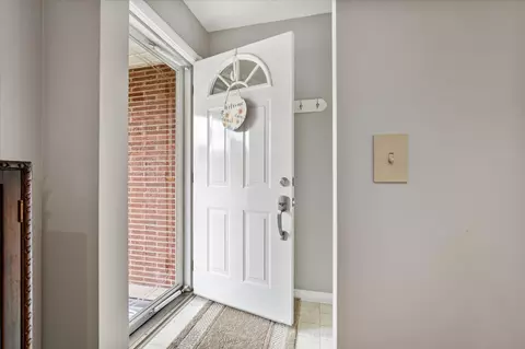 222 Fairway Dr, Bloomington, IL 61701 photo 4