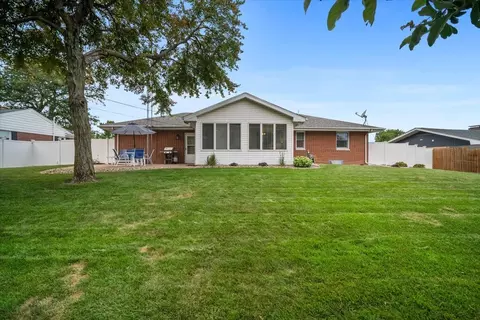 222 Fairway Dr, Bloomington, IL 61701 photo 32