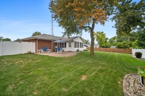 222 Fairway Dr, Bloomington, IL 61701 photo 30