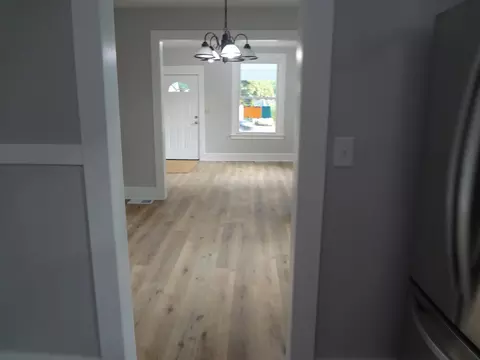 Entry Way - 456 Addison St, Elgin, IL 60120 photo 8 of 9
