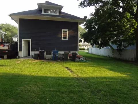 Exterior - 456 Addison St, Elgin, IL 60120 photo 3 of 7