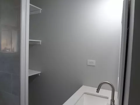 Bath - 456 Addison St, Elgin, IL 60120 photo 5 of 6