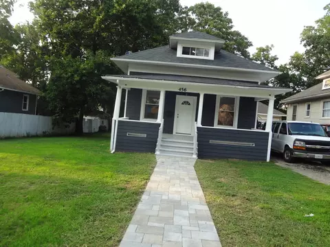 Exterior - 456 Addison St, Elgin, IL 60120 photo 6 of 7