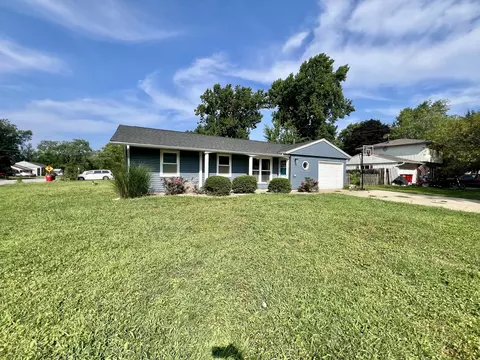 909 Westfield Dr, Champaign, IL 61821