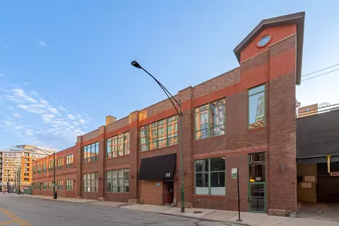 22 N Morgan St #211, Chicago, IL 60607