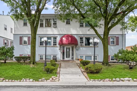 9501 Kelvin Ln #2443, Schiller Park, IL 60176