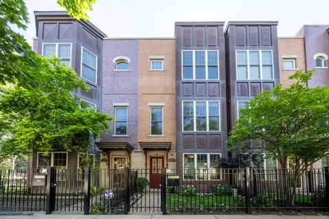 3457 N Whipple St, Chicago, IL 60618