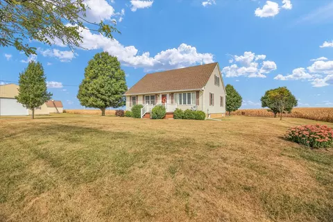2151 E 2600 North Rd, Armstrong, IL 61812