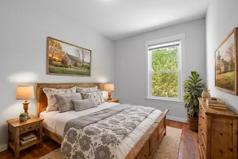 Bedroom - 6409 S Champlain Ave, Chicago, IL 60637 photo 4 of 6