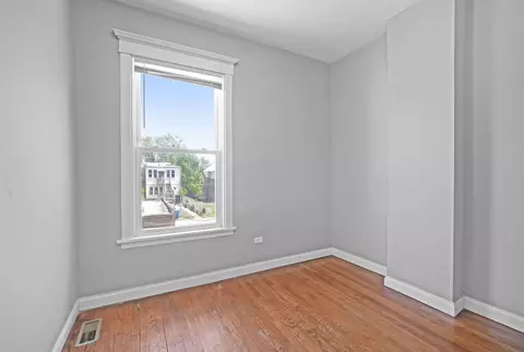 Bedroom - 6409 S Champlain Ave, Chicago, IL 60637 photo 2 of 6