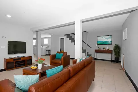 Living - 6409 S Champlain Ave, Chicago, IL 60637 photo 4 of 4