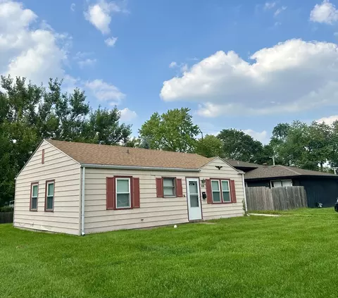 1102 Theodore St, Crest Hill, IL 60403
