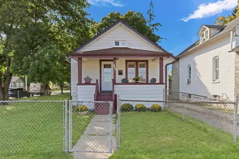 318 S Butrick St, Waukegan, IL 60085